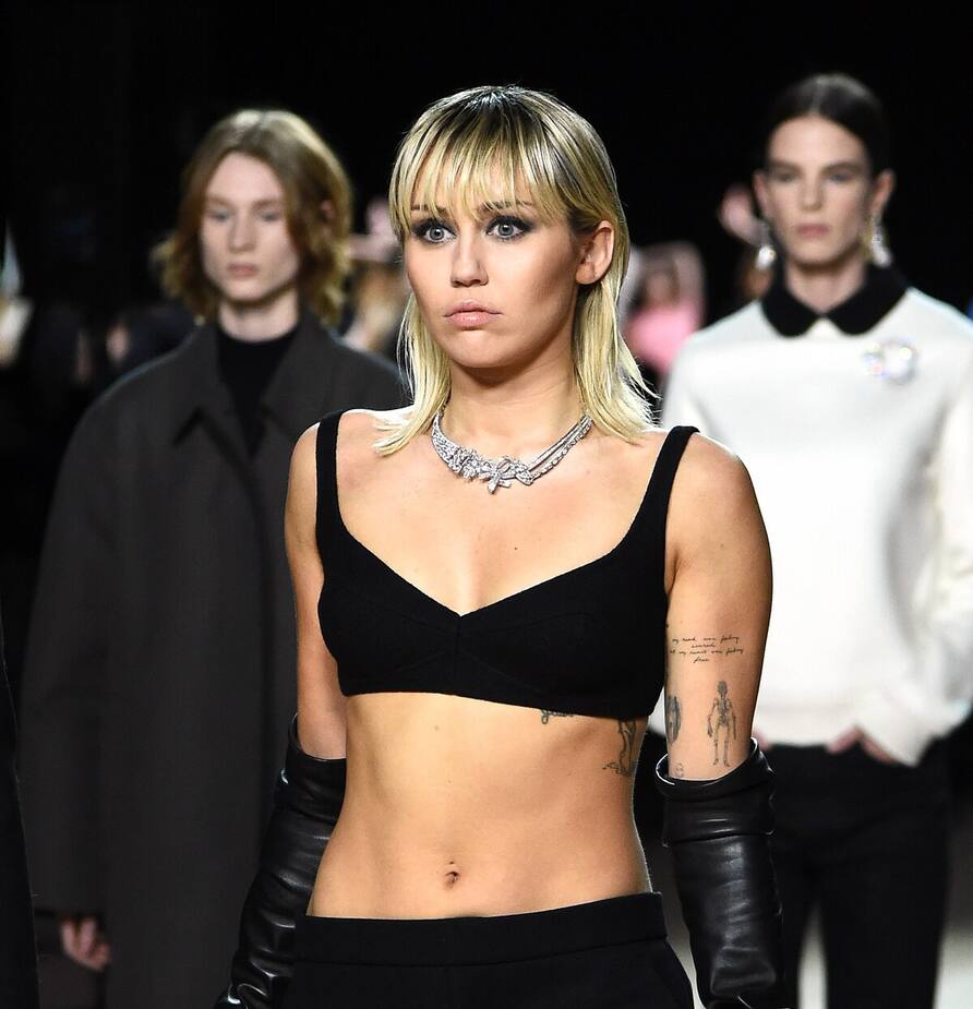 Image principale de l'article Miley Cyrus perd le contrôle sur sa vie