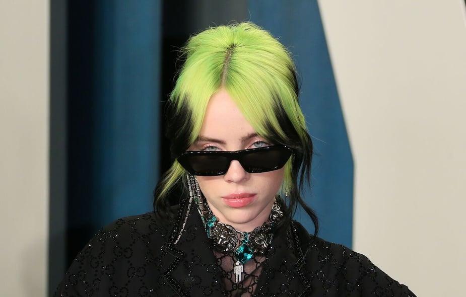 Image principale de l'article Billie Eilish dévoile un nouveau look sexy