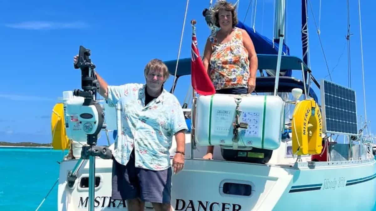 Lightning damaged boat: Retired couple stranded in Bahamas Lightning damaged boat: Retired couple stranded in Bahamas