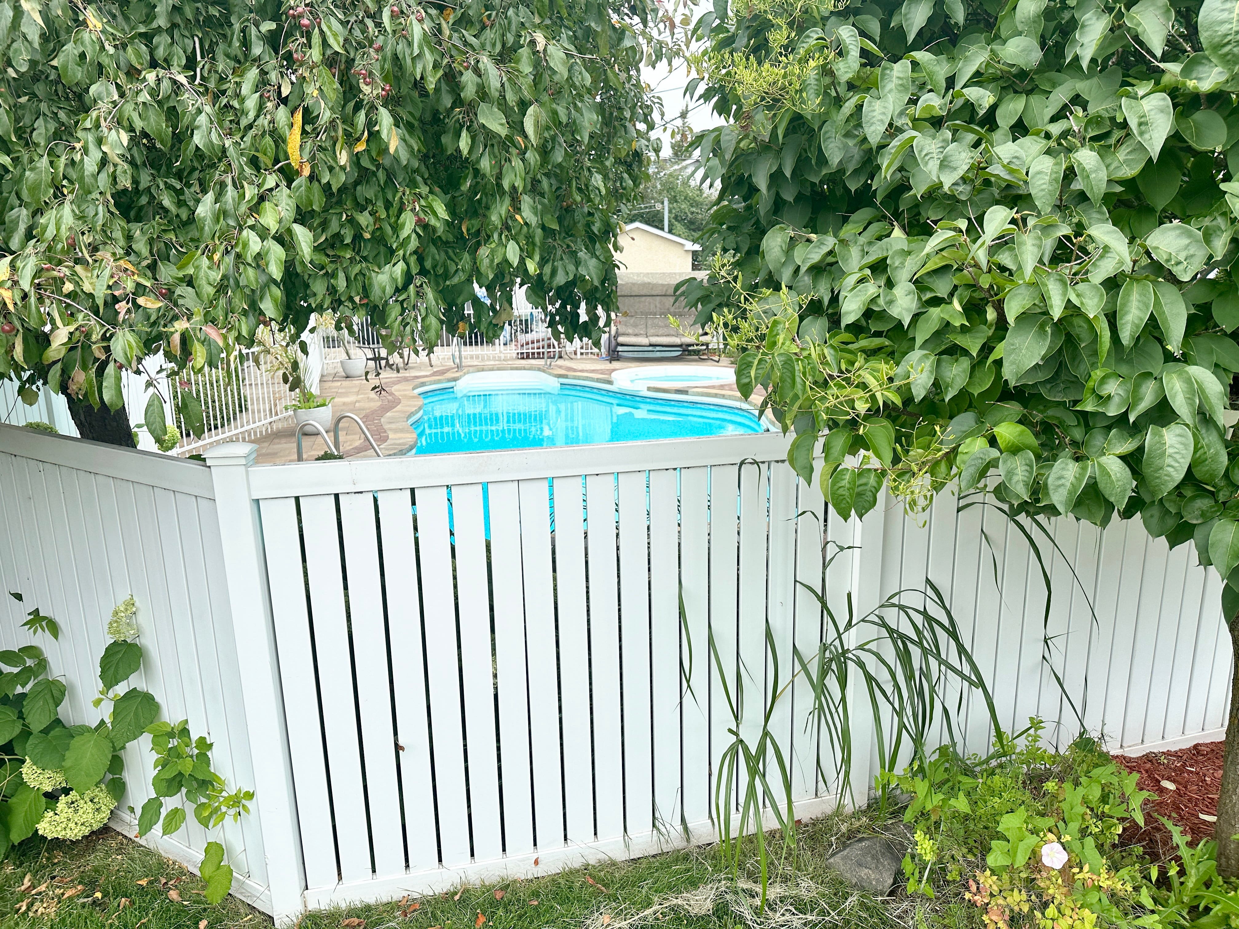 Josée Bilodeau, 65 ans, a été retrouvée sans vie dans la piscine creusée de sa résidence.