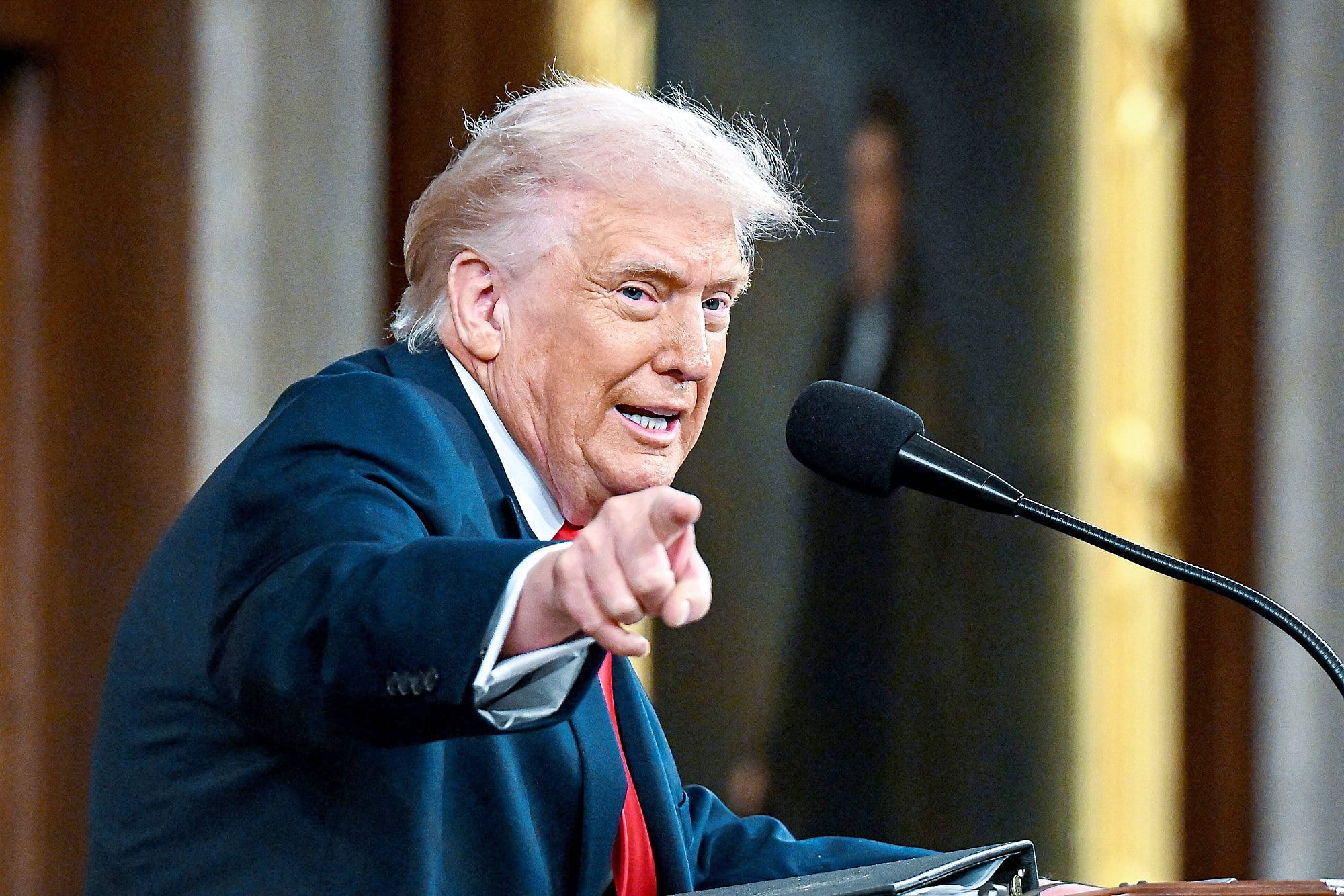 Donald Trump &eacute;carte toute n&eacute;gociation avec l'Iran et exige sa &laquo;capitulation inconditionnelle&raquo;