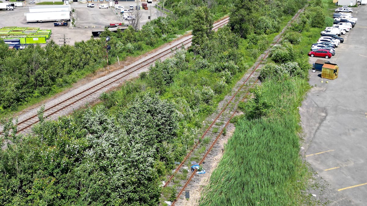 Terrain de 1$ acheté à 1,5 M$: deux partis d’opposition municipale réclament des explications