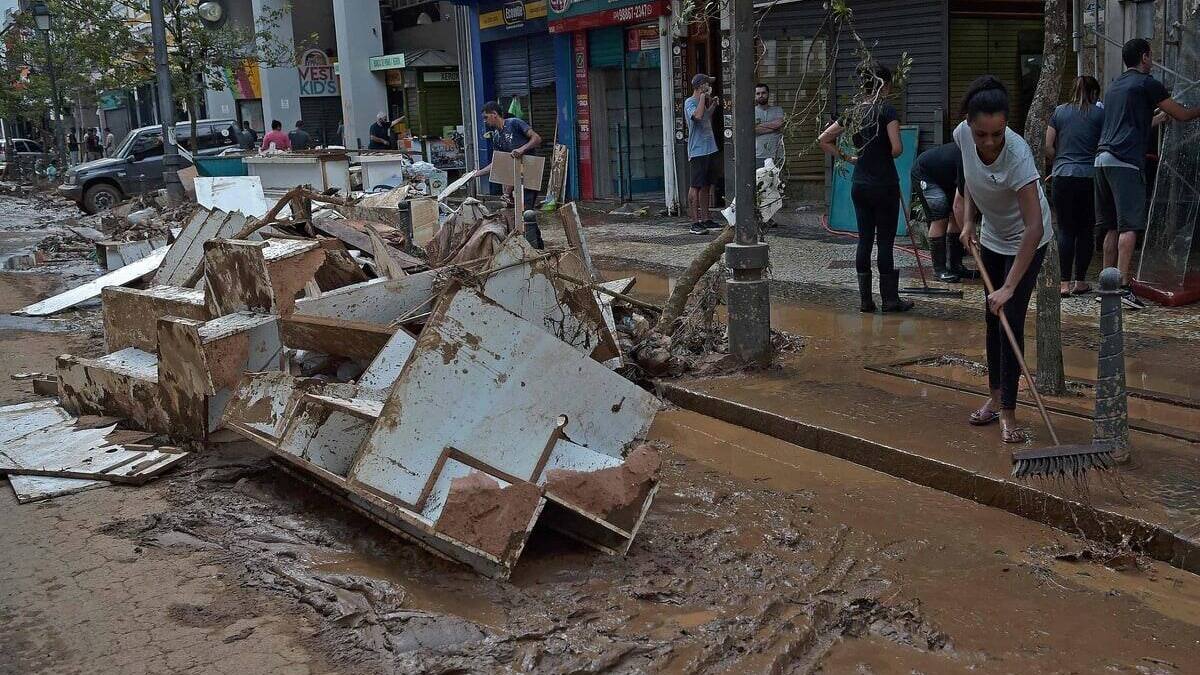 Catastrophes au Brésil : 110 morts à Petrópolis, les recherches continuent