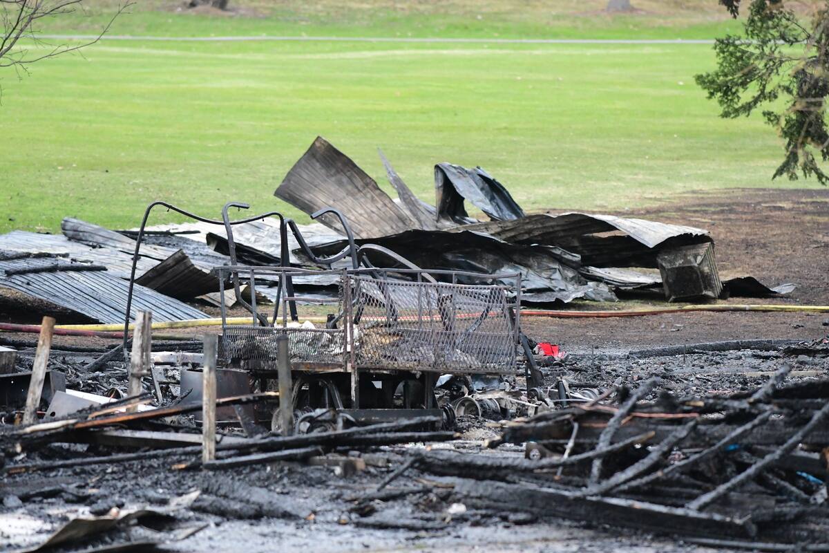 [PHOTOS]  Incendio en el club de golf Alpin de Sainte-Brigitte-de-Laval: “Los clientes no verán ningún impacto”