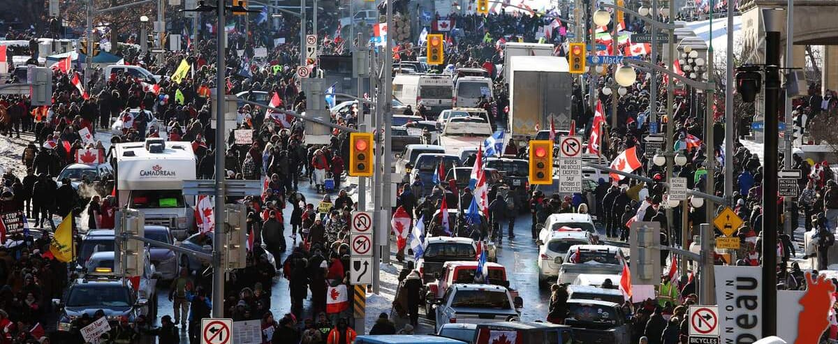 «Convoi de la liberté» : enquêtes de police pour profanation après les manifestations anti-mesures sanitaires