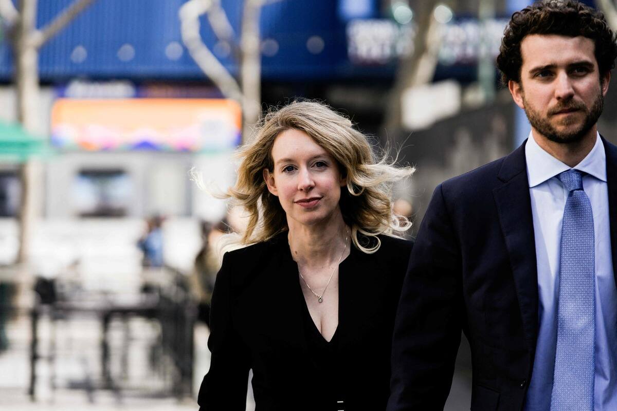 L’ex-étoile de la biotech Elizabeth Holmes attendue en prison le 30 mai ...