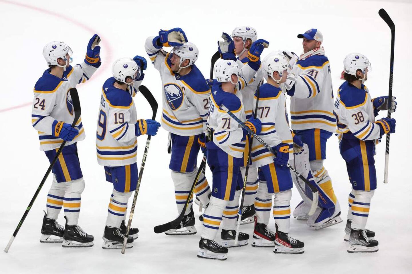 «C’était une journée très difficile»: les Sabres pensaient à Damar Hamlin