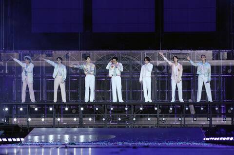 FILES-US-ENTERTAINMENT-MUSIC-GRAMMYS-VIRUS