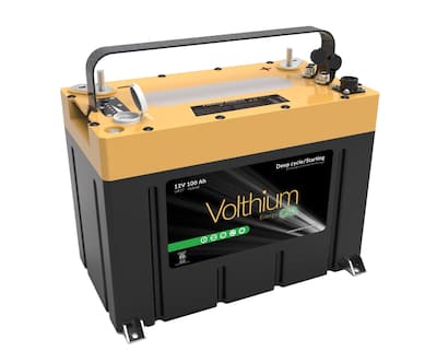 Esta bateria Volthium, 100% desenvolvida em Quebec, para descarga profunda ou desativação, oferece características como Bluetooth, IP67 para imersão, um interruptor, um monitor de exibição de energia restante e um sistema de autochauffant e de refroidissement.
