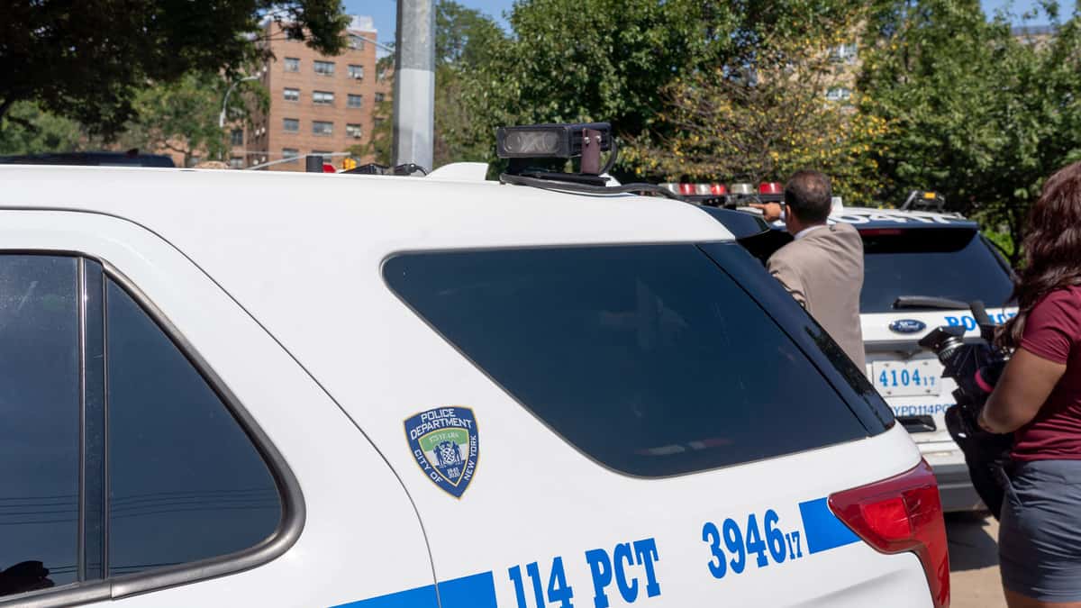 Un pervers se masturbe devant des adolescentes en pleine randonnée