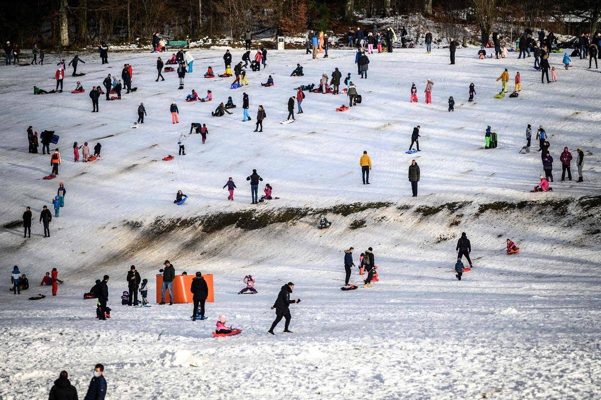 COVID-19: la Suisse reconnait des erreurs | TVA Nouvelles