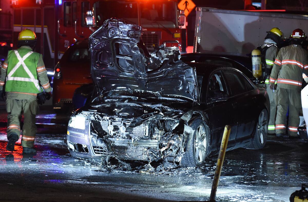 Saint-Hubert: trois v&eacute;hicules incendi&eacute;s devant un garage de m&eacute;canique automobile