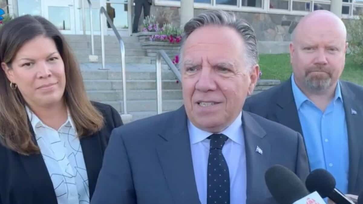 Macron à Montréal, mais pas à Québec: Legault rappelle la visite de Gabriel Attal