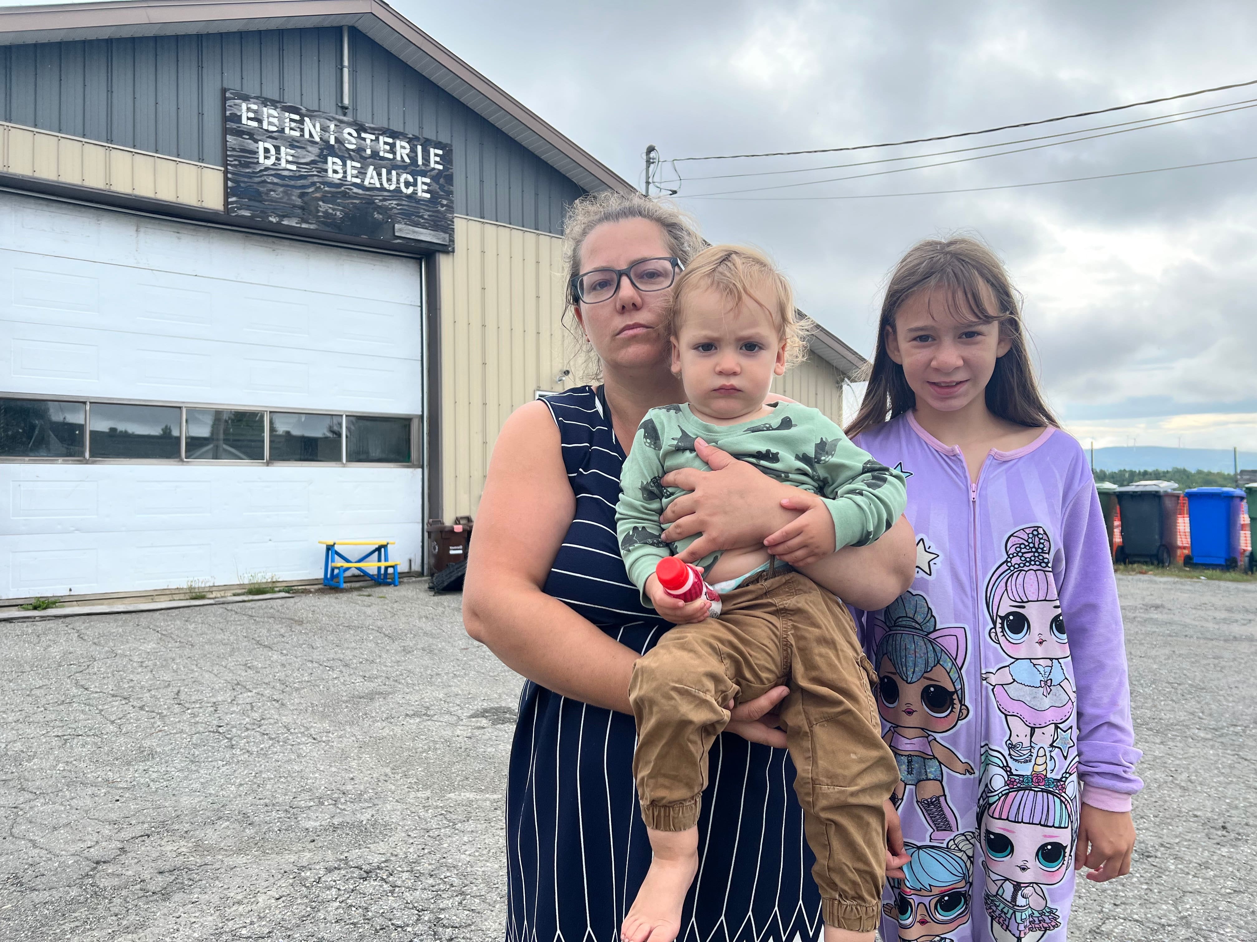 Construction illégale il y a 40 ans: ils vivent dans un garage après un incendie en Beauce
