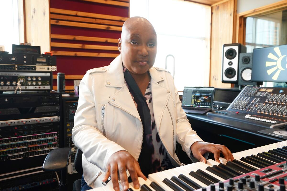 &laquo;J'ai besoin de chanter&raquo;: atteinte d'un cancer incurable, M&eacute;lanie Renaud pr&eacute;pare son retour avec un nouvel album