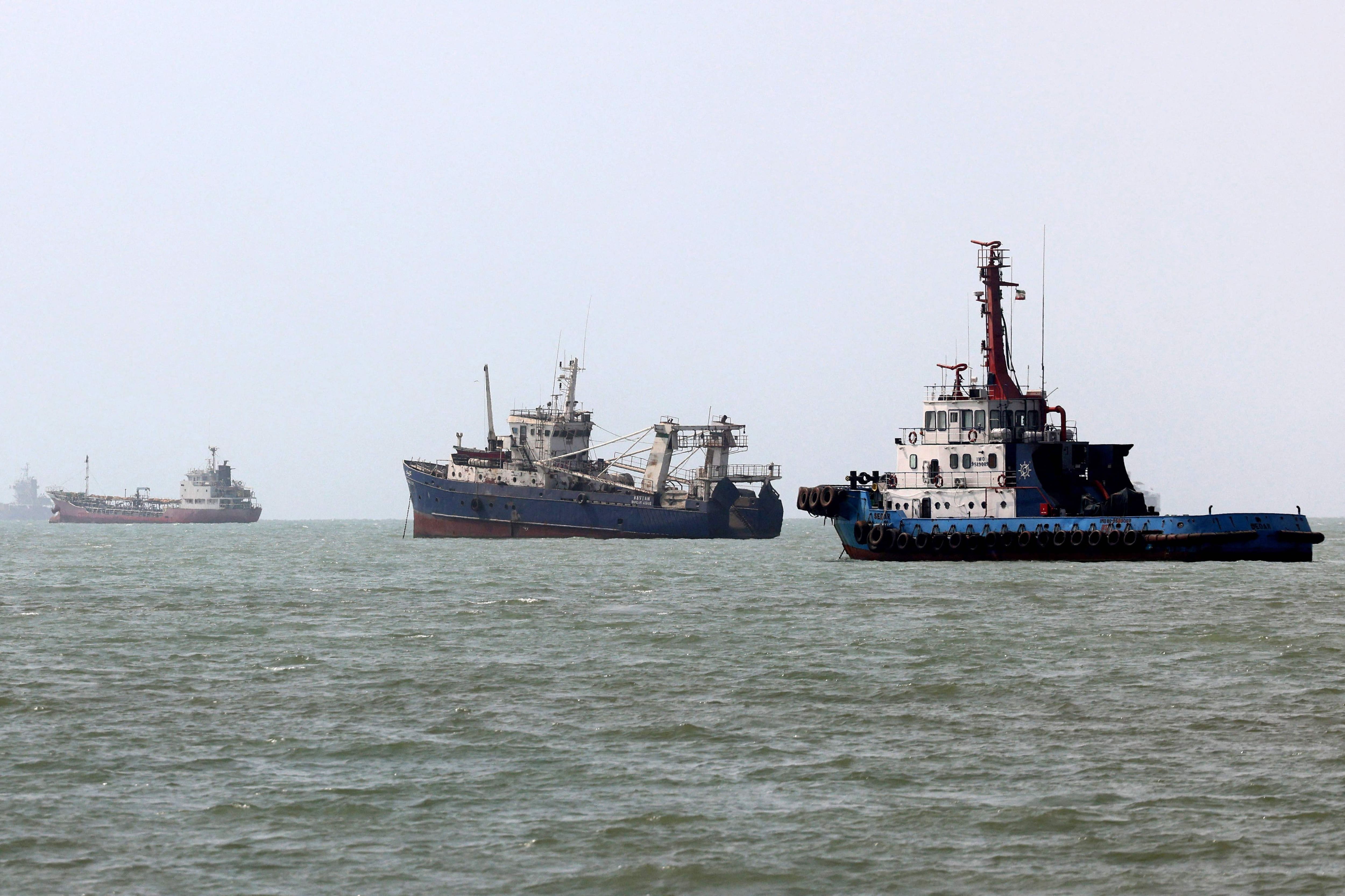 L'armée américaine dit avoir tiré sur un navire qui violait son blocus des ports iraniens