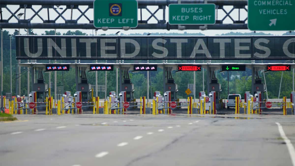 Fin des vacances de la construction: seulement une dizaine de minutes d’attente au poste frontalier de Saint-Bernard-de-Lacolle