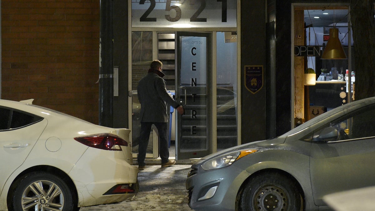 Une plainte pour bruit excessif mène à la saisie de deux armes à feu à Montréal