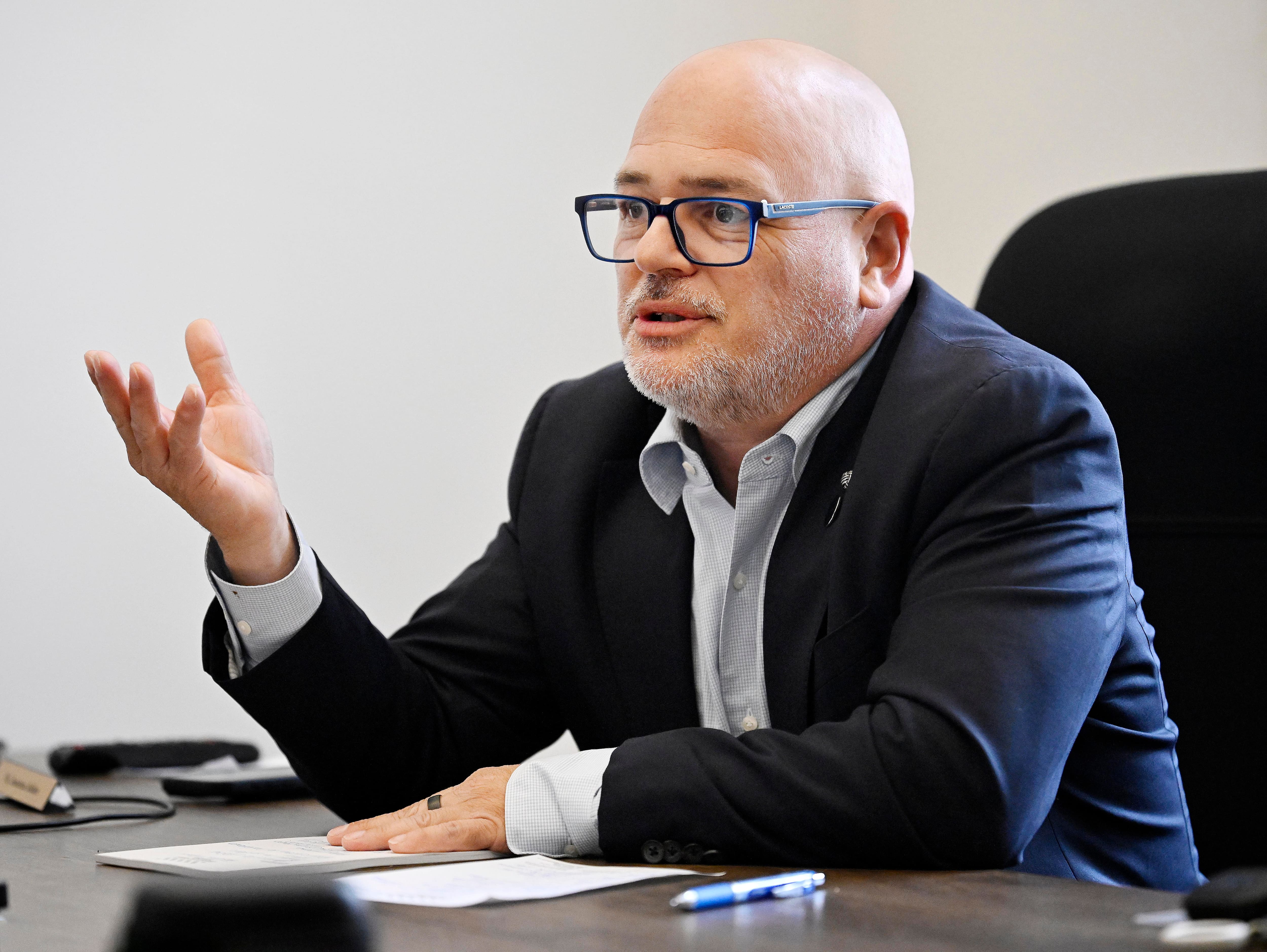 À peine parti de l’Assemblée nationale, Jonatan Julien n’écarte pas un retour en politique municipale