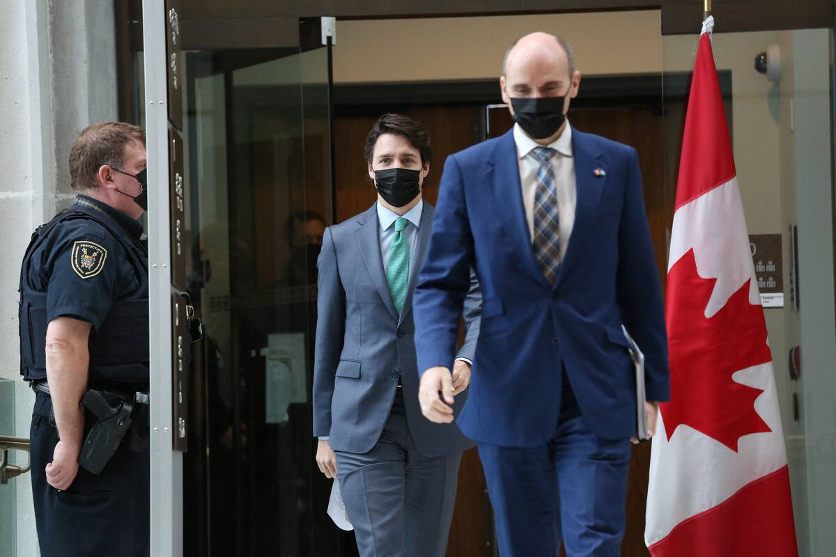 Jean-Yves Duclos: &laquo;On ne peut pas &ecirc;tre &agrave; la fois contre la vaccination et contre le confinement&raquo;