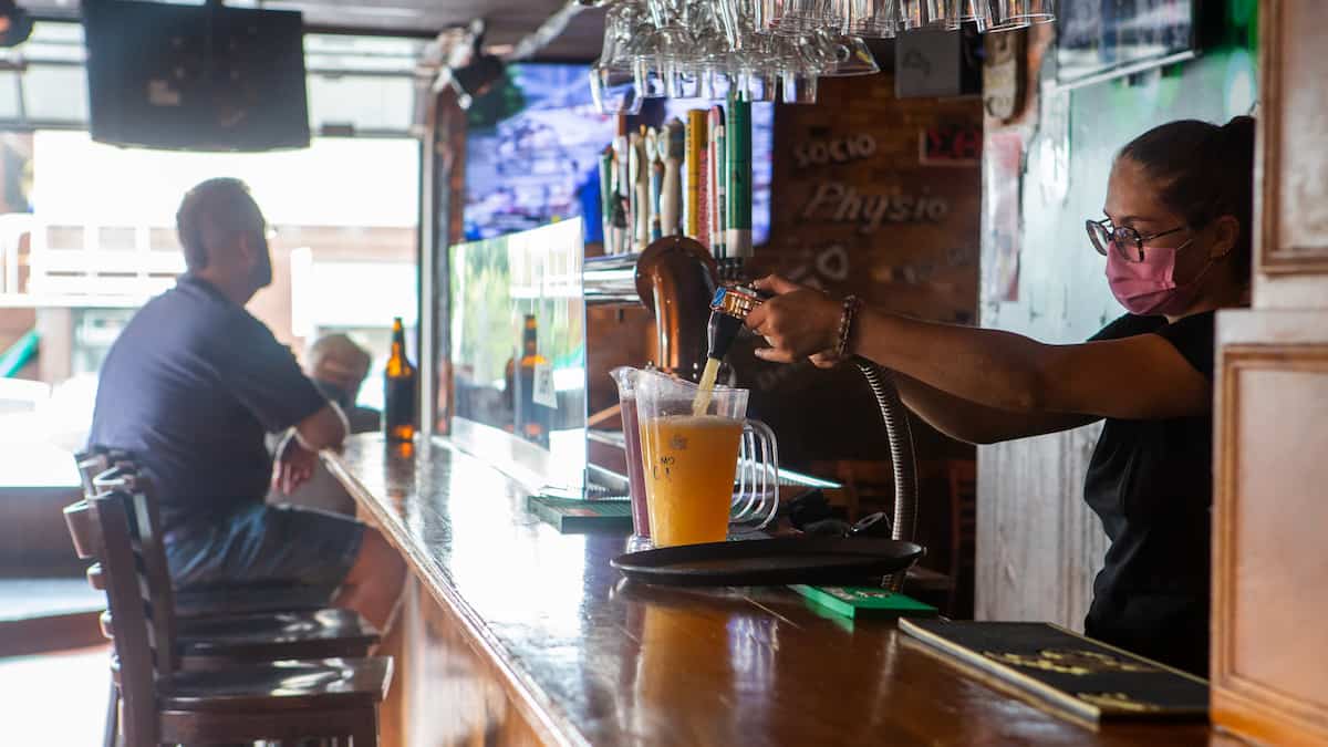 Nouveaux assouplissements pour les bars et les restaurants