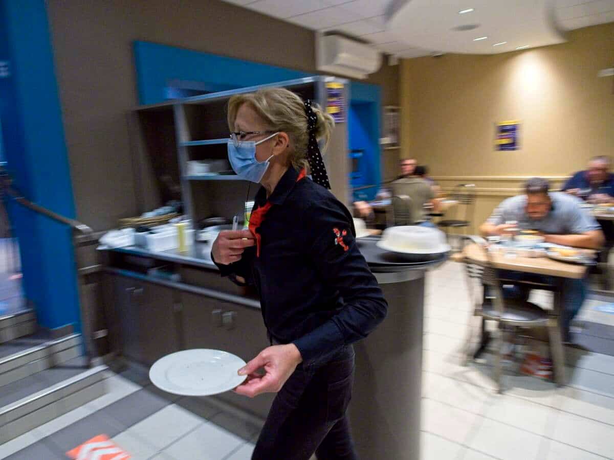 Vers un salaire minimum &agrave; 15 $ en Ontario