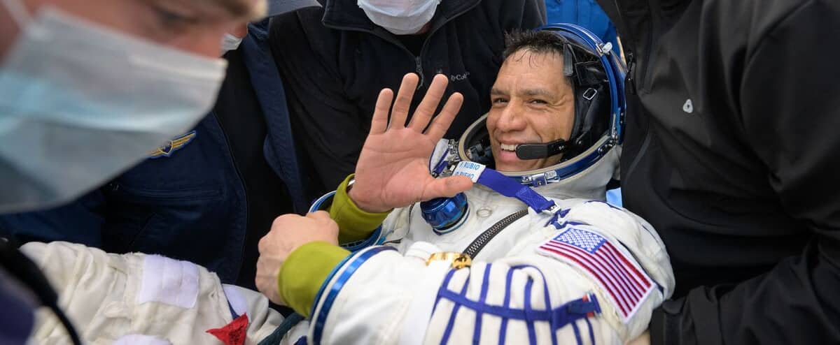 Three astronauts return to Earth after 371 days in space Three astronauts return to Earth after 371 days in space