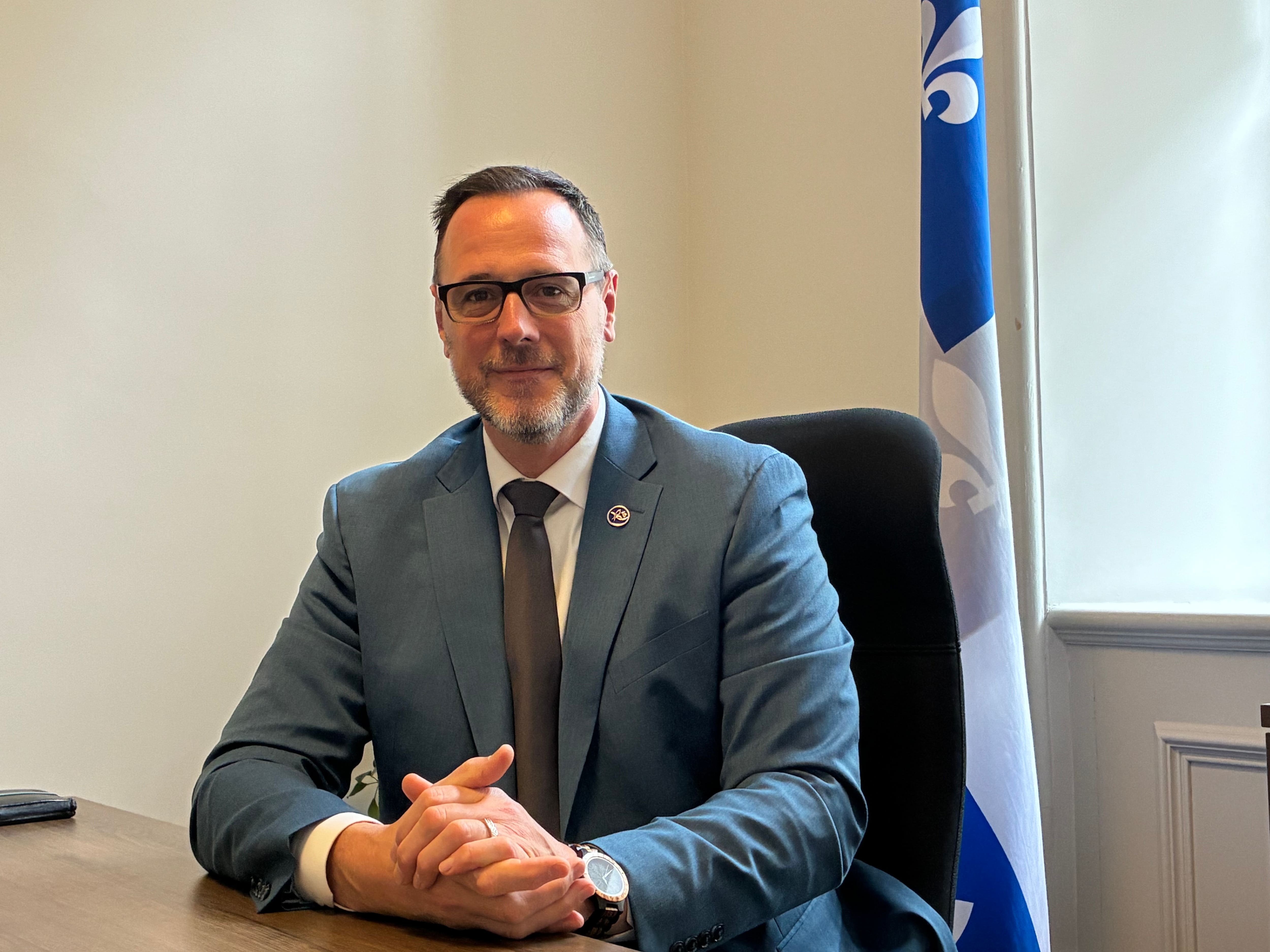 Le PQ veut interdire les signes religieux aux élèves: «Il ne faut pas devenir des radicaux de la laïcité», prévient Roberge