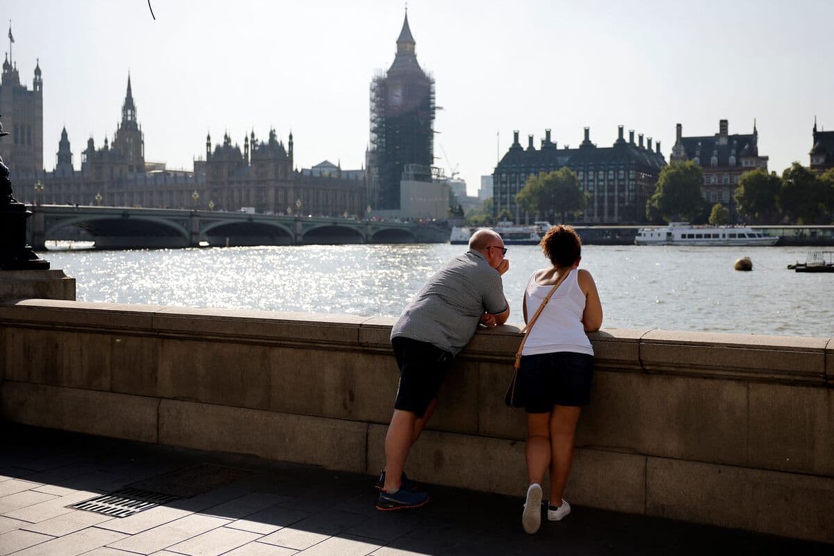 Des requins v&eacute;nimeux nagent en plein centre-ville de Londres