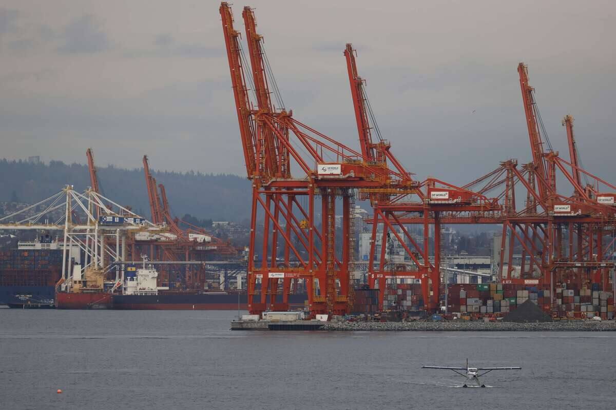 L&rsquo;exc&eacute;dent commercial a atteint des sommets en novembre au Canada