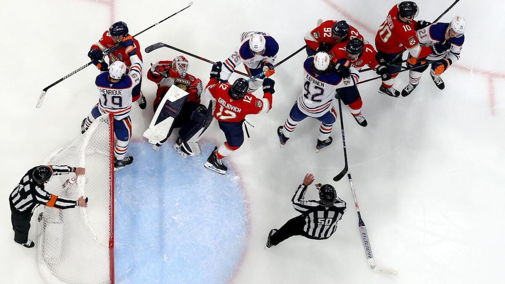 Échanges entre les coups de sifflet: Ce comportement des Panthers irrite les Oilers