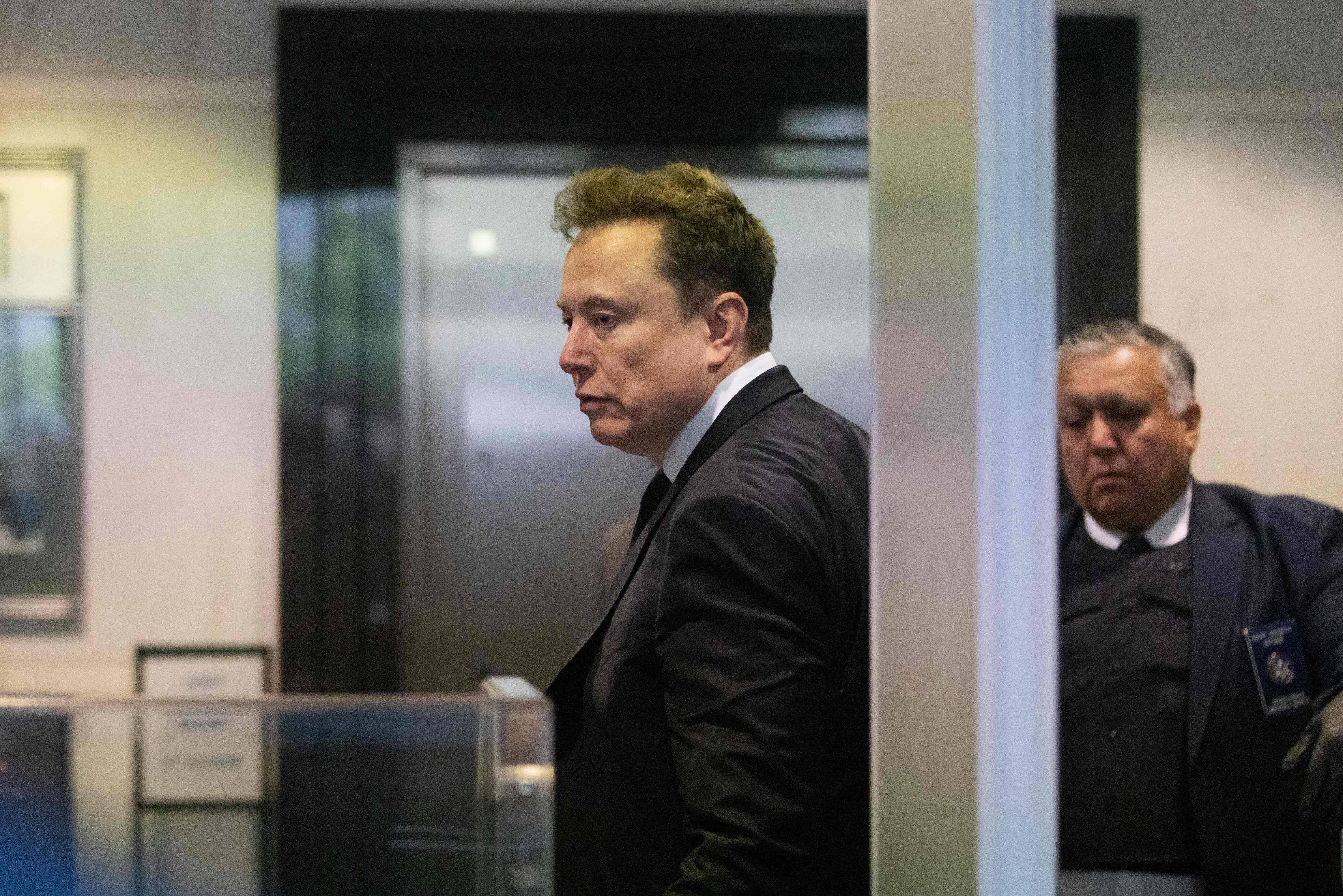 Procès OpenAI: Elon Musk attendu à la barre sous les yeux de Sam Altman ...