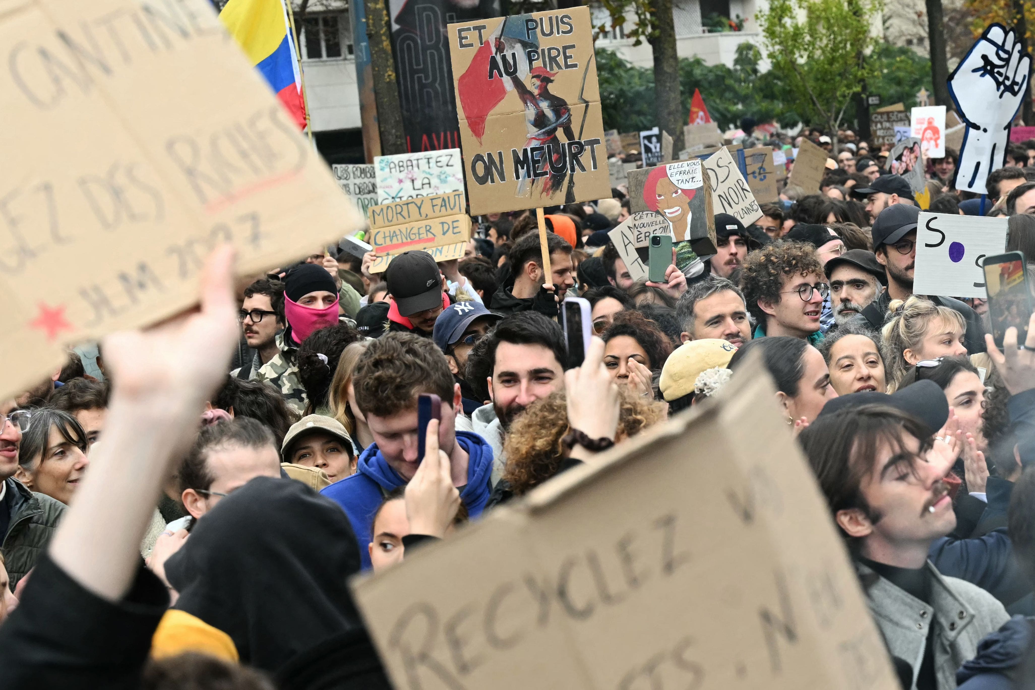 Des Québécois au cœur des manifestations pacifiques, conclues par des heurts