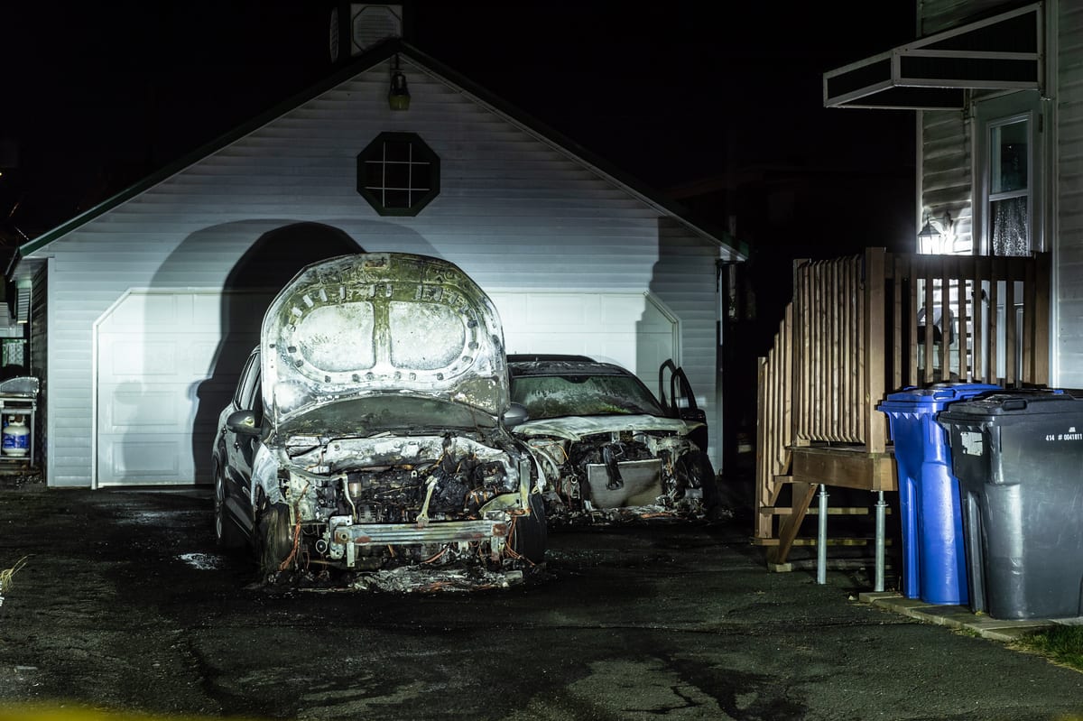 Deux véhicules incendiés à Granby TVA Nouvelles