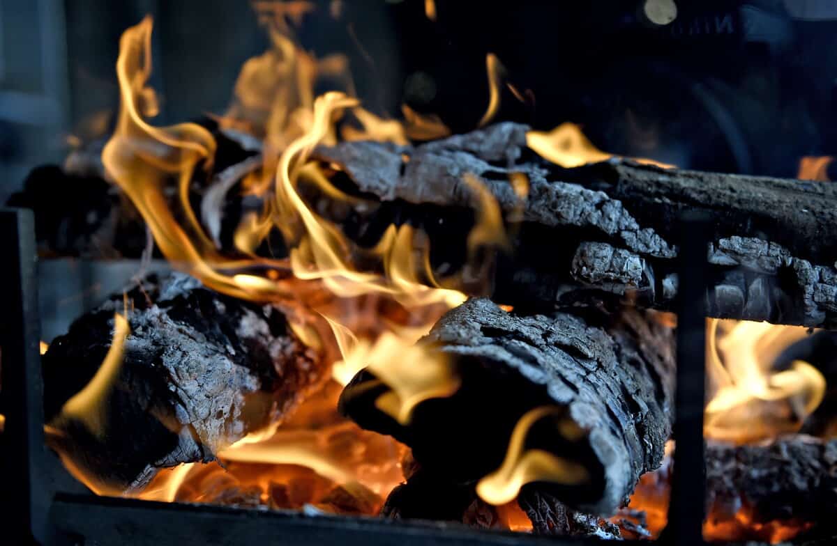 Quebec Ambient Fireplaces Regulations, Impact, and Future Solutions