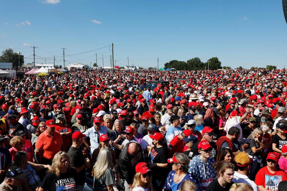Trump en rassemblement, l&agrave; o&ugrave; il a failli &ecirc;tre tu&eacute;