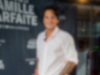 José Théodore expulsé d’un vol pour son masque