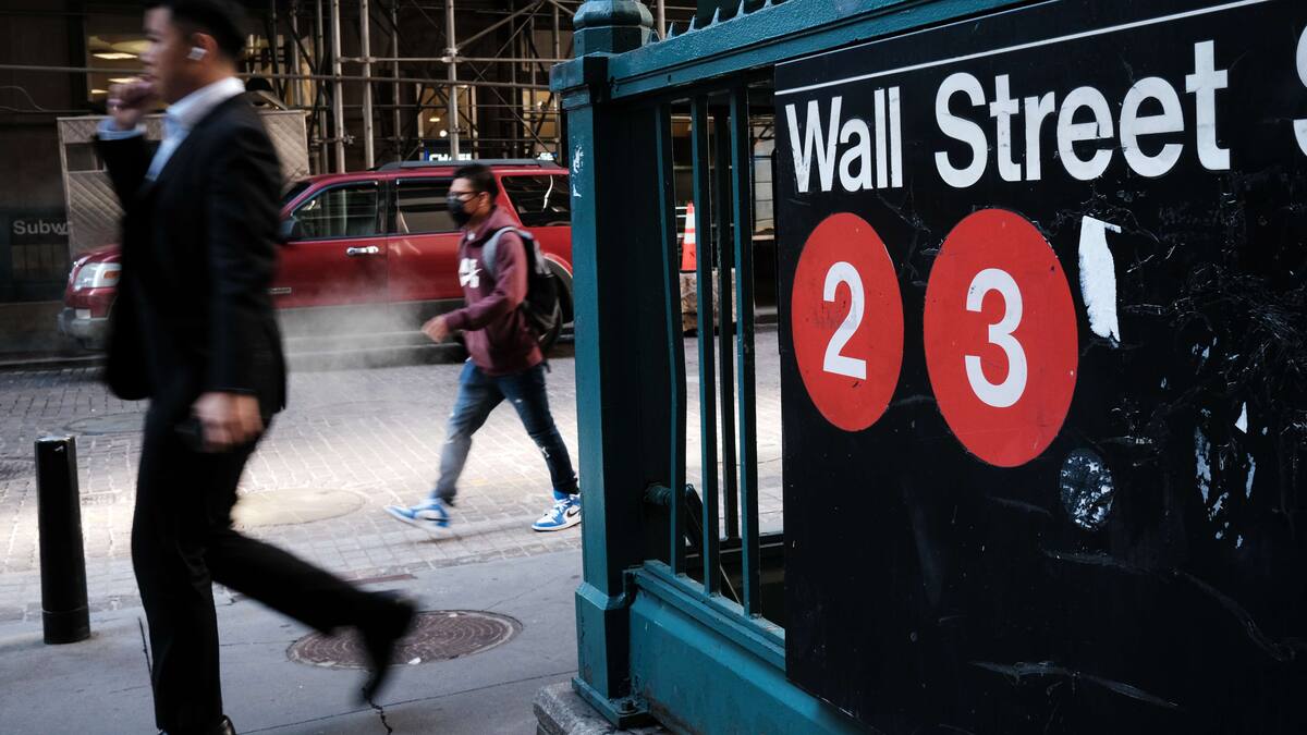 Wall Street termine en baisse, contrariée par la Fed