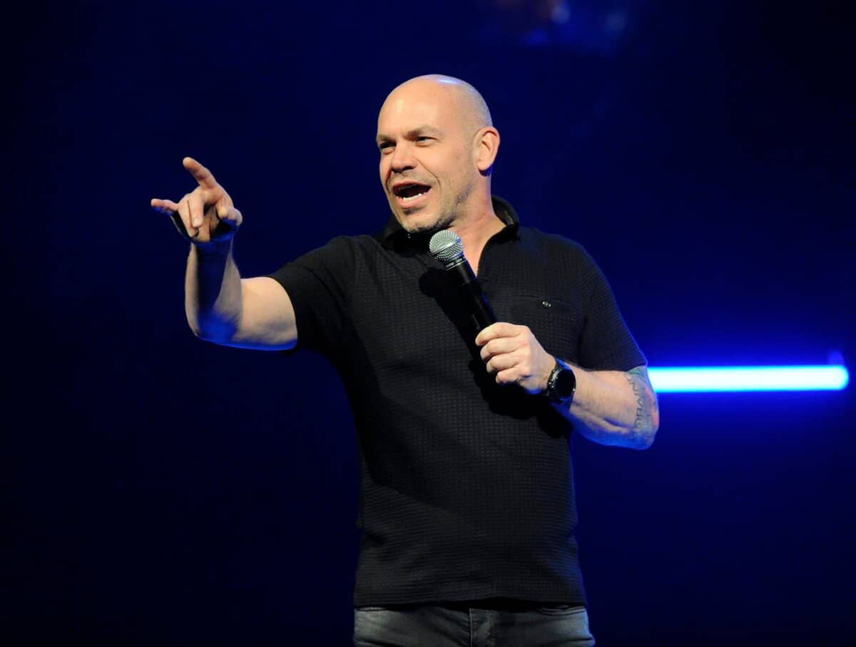 Il partage une vidéo de son fils adolescent