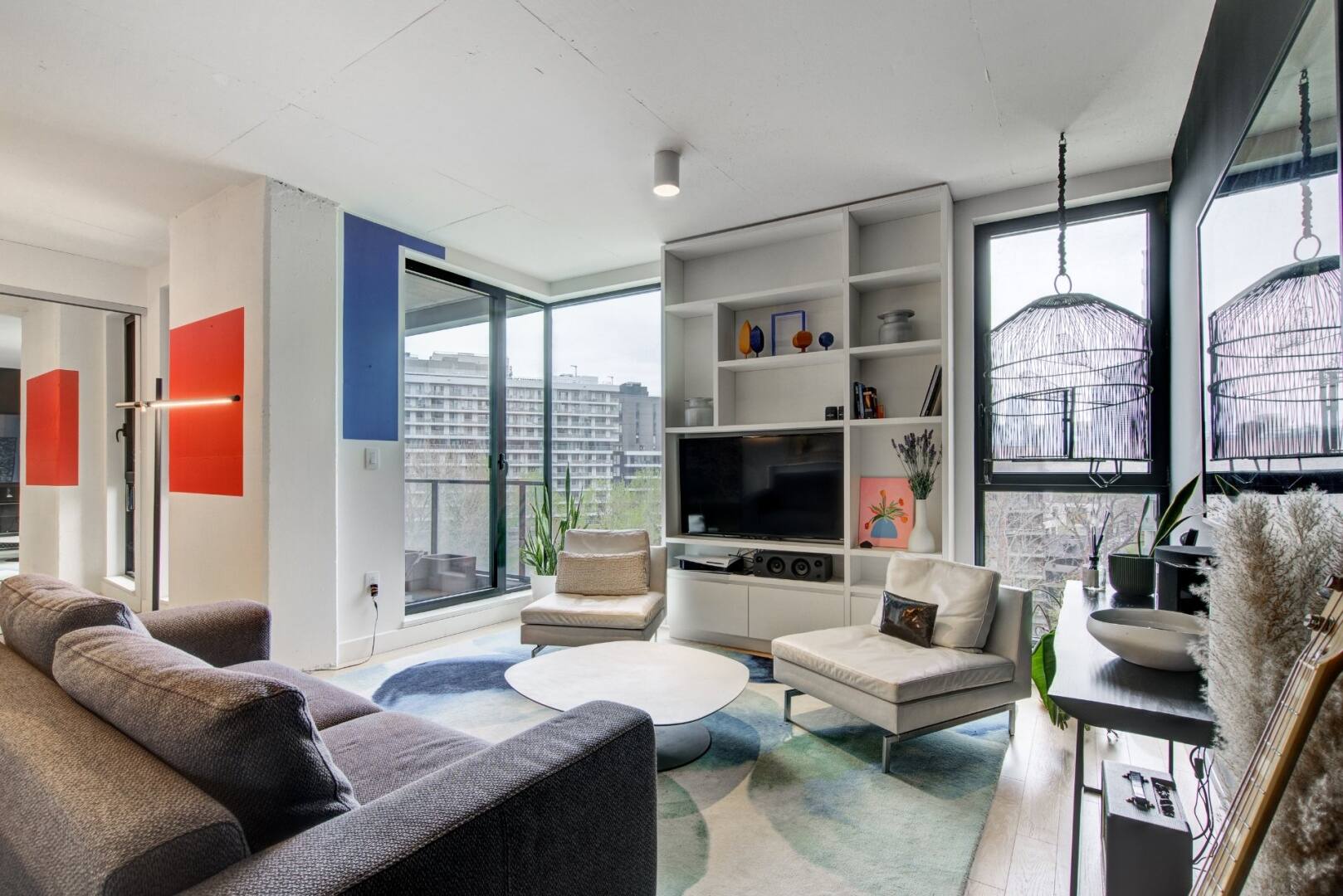 Unité lumineuse et moderne à vendre pour 585 000$