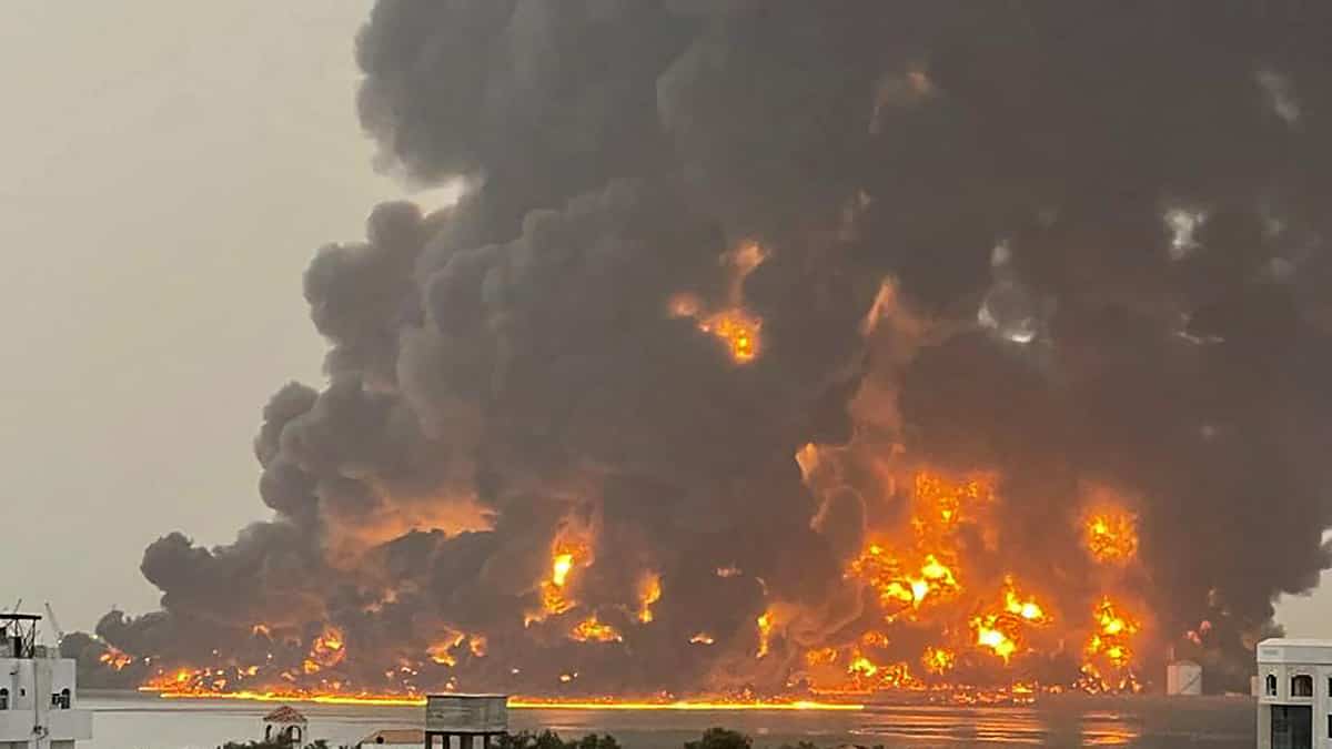 What are the damages of the Israeli attack on a Yemeni port? What are the damages of the Israeli attack on a Yemeni port?