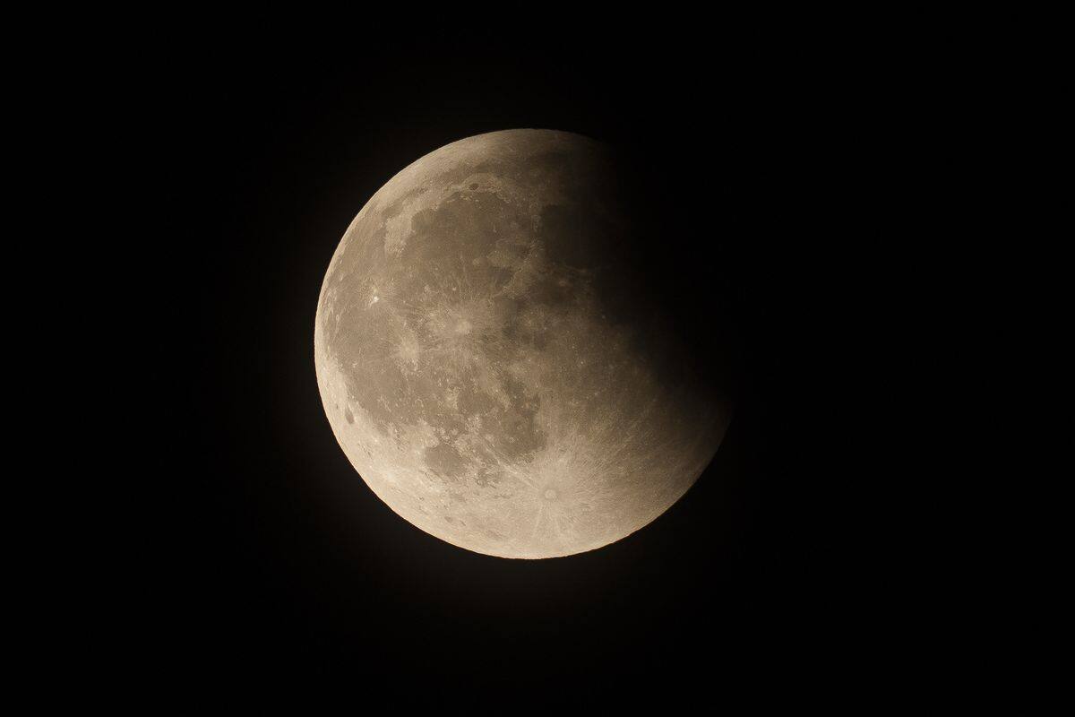Une éclipse en «anneau de feu» illuminera le ciel mardi soir | TVA ...