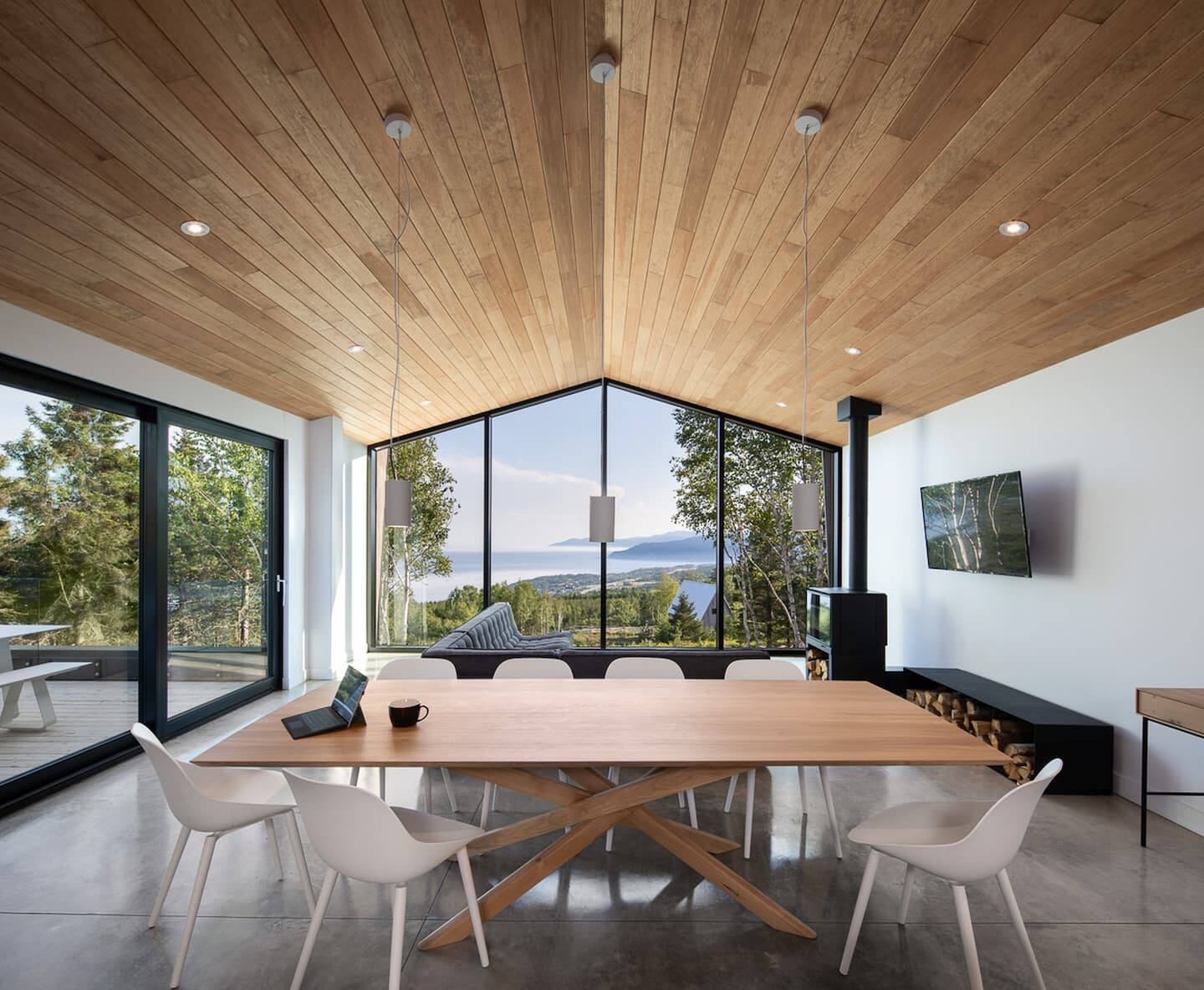 Un chalet contemporain avec vue à louer