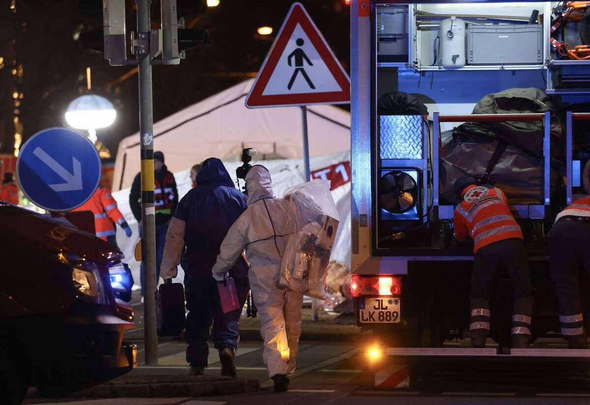 クリスマスマーケットで車突っ込み「襲撃」、子供を含む少なくとも2人死亡