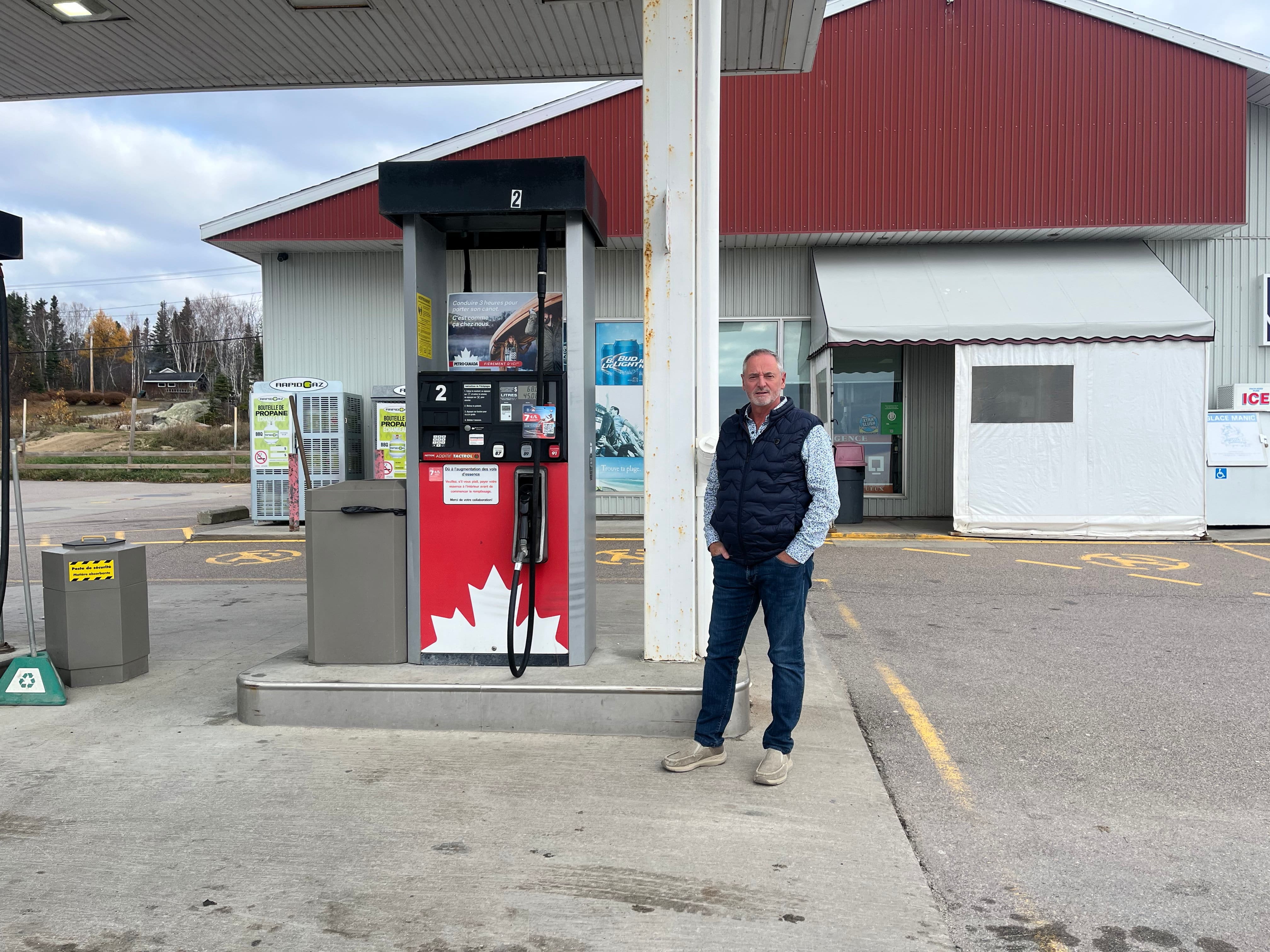Ce propri&eacute;taire de d&eacute;panneur se bat pour sauver... ses toilettes