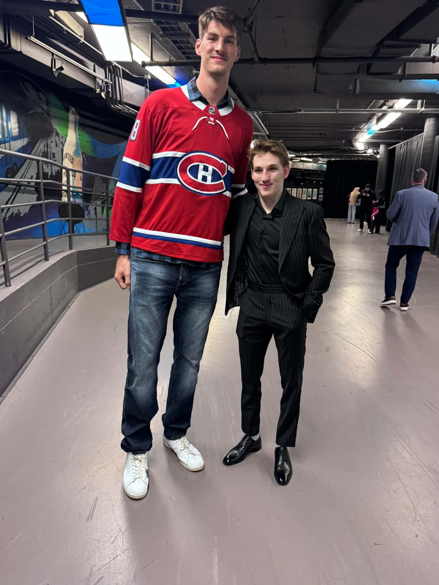 Sloane Rioux Tout un contraste! Quand Lane Hutson rencontre Olivier Rioux... | JDM
