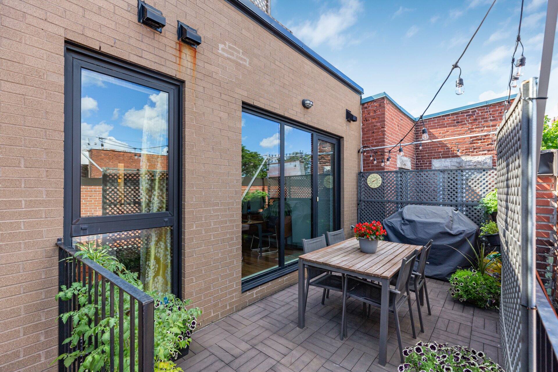 Condo avec balcon privé à vendre pour 669 000$