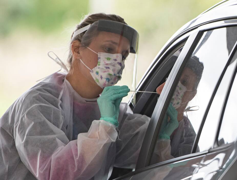 Image principale de l'article Quand faut-il passer le test de la COVID-19 ?