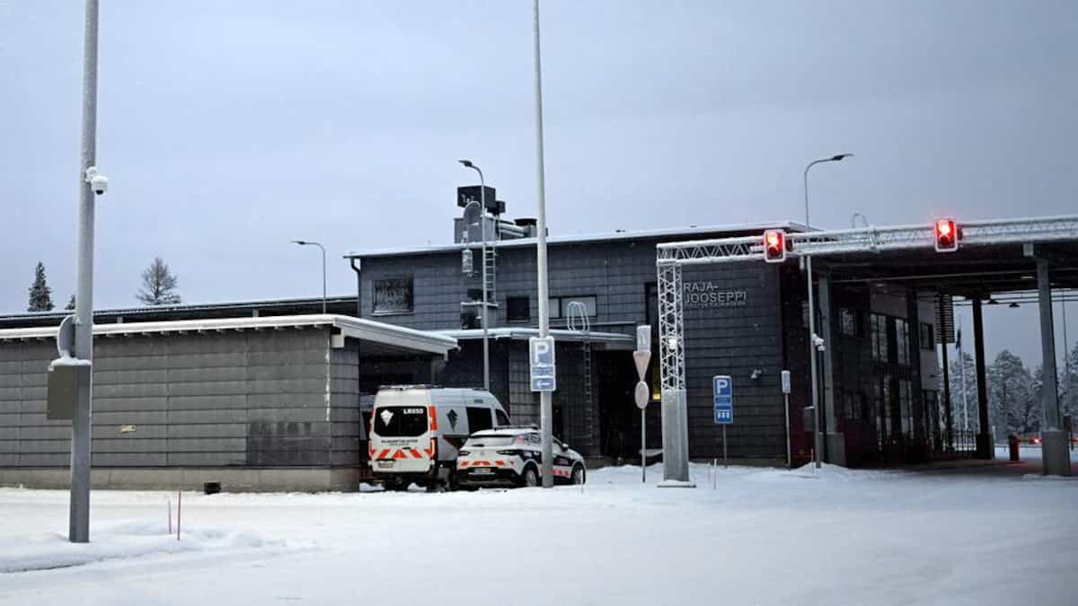 La Finlandia chiude i confini con la Russia “fino a nuovo avviso” La Finlandia chiude i confini con la Russia “fino a nuovo avviso”