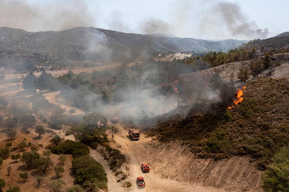 Grèce: le mercure grimpe, poursuite des incendies à Rhodes et Corfou | JDM